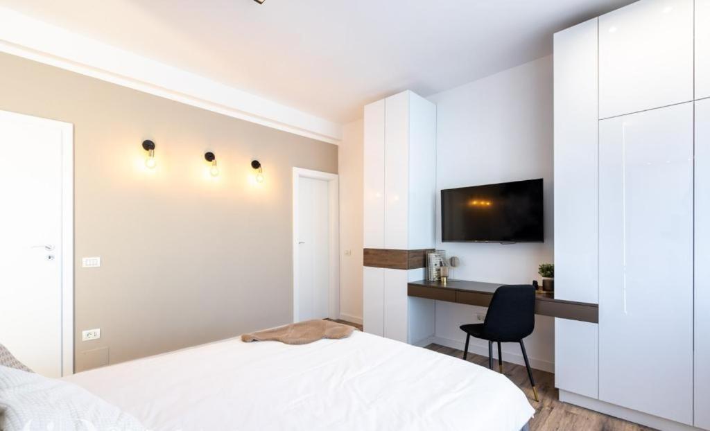 Majestic Apartament With View In Magheru Bukarest Exterior foto