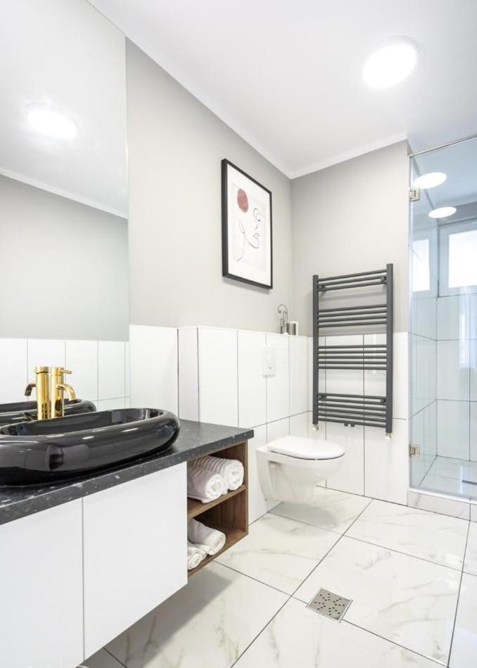 Majestic Apartament With View In Magheru Bukarest Exterior foto