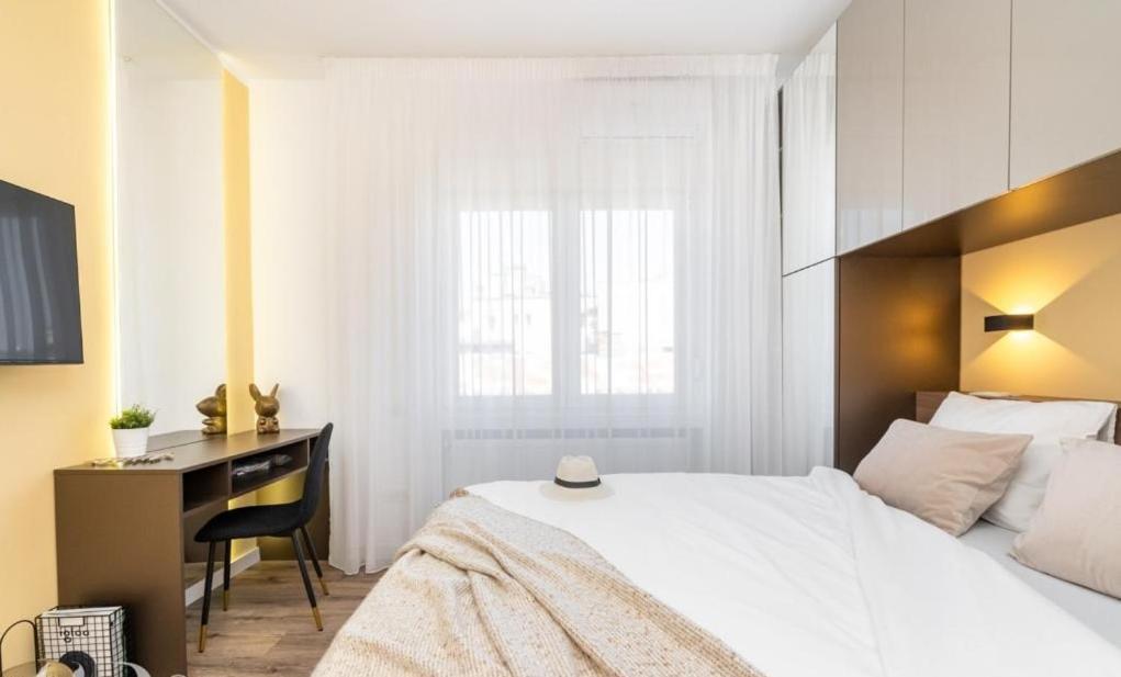 Majestic Apartament With View In Magheru Bukarest Exterior foto